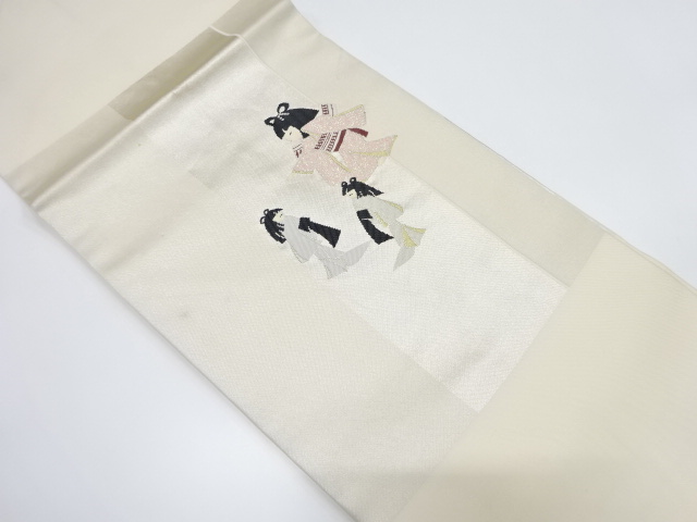 童女模様織り出し　名古屋帯